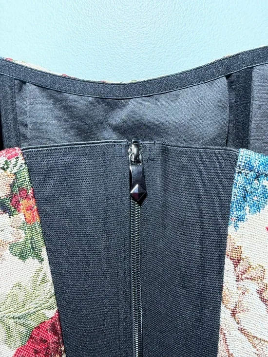 COMMENSE Floral Tapestry Corset Top - Size M - Picture 6 of 8